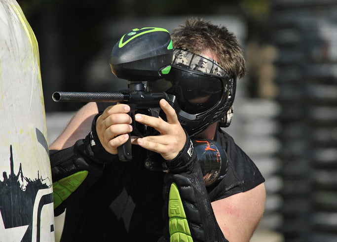 QUICK AND USEFUL GUIDE TO PAINTBALL GUNS, AMMO AND GEAR