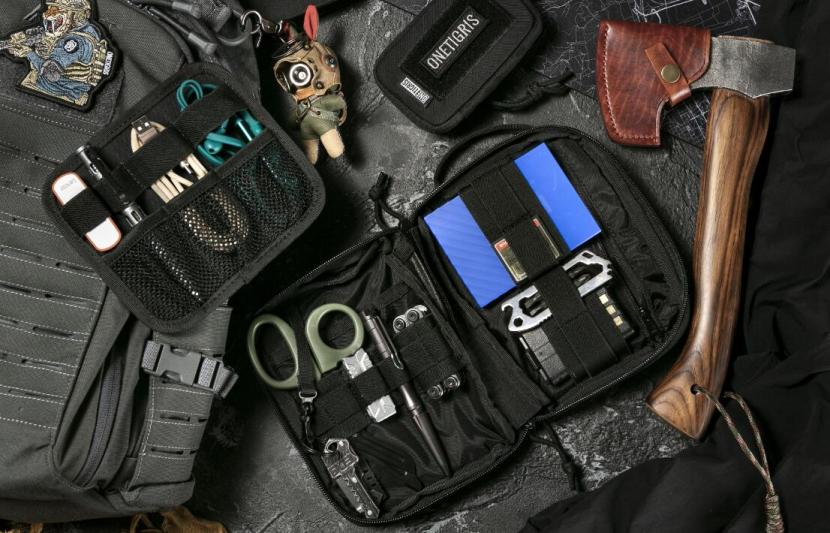 REVIEW: "STINGER" TECH ORGANIZER POUCH